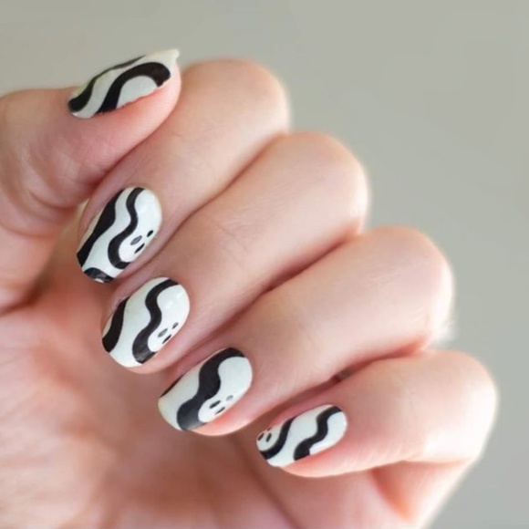 Feeling Fab-boo-lous 💅✨ Color STREET - Sealed Long Lasting Nail Polish Strips - Picture 1 of 9